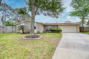 1405 Delabrook Ct in Seabrook, TX - Building Photo