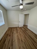 1024 Michelle Ct in Hanford, CA - Building Photo