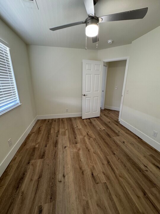 1024 Michelle Ct in Hanford, CA - Building Photo