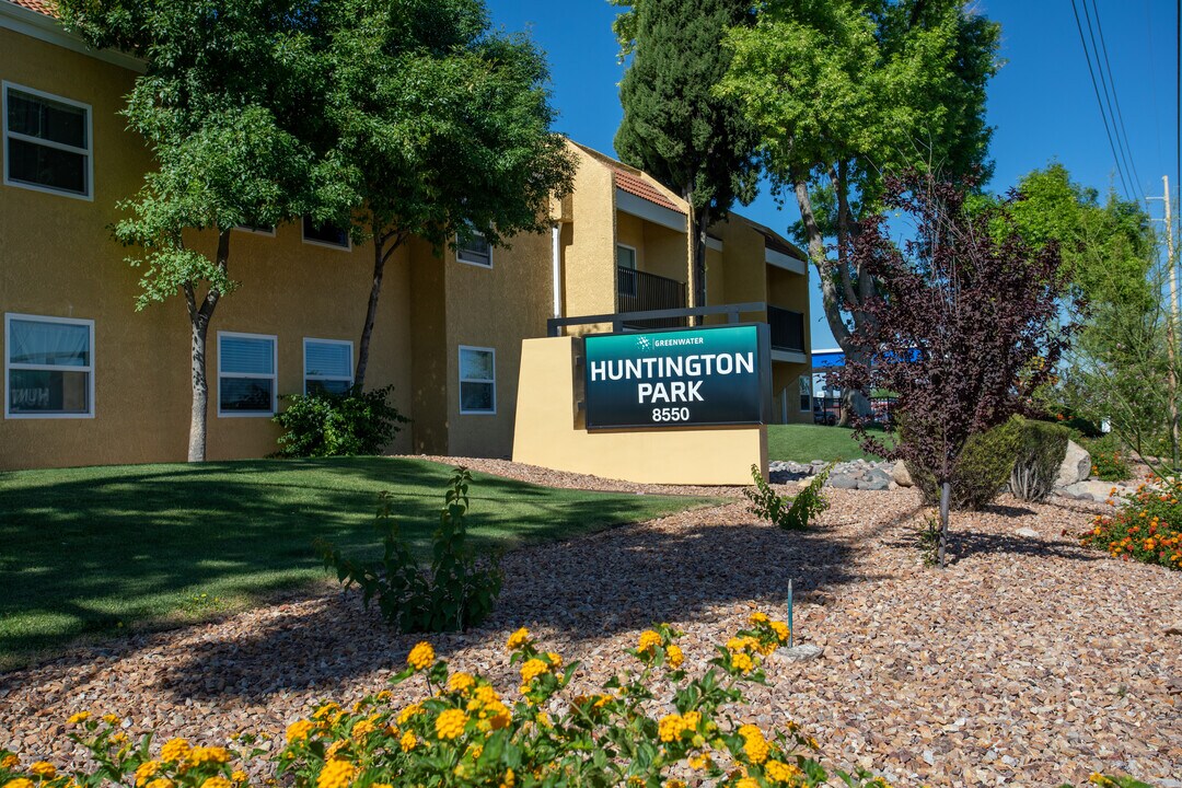 Huntington Park Apartments in Tucson, AZ - Building Photo
