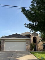 311 Crowfoot Dr in Harker Heights, TX - Building Photo