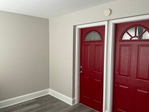 5715 Beaumont Ave, Unit 2nd floor in Philadelphia, PA - Building Photo - Building Photo