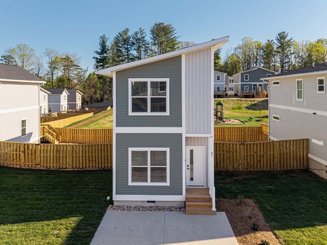 Belle Meadow in Asheville, NC - Building Photo - Building Photo