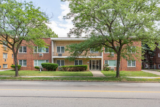 Lakeshore Blvd Apartments in Cleveland, OH - Building Photo - Building Photo