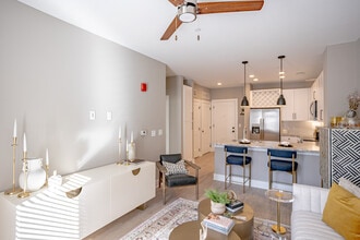 Margaux Midtown in Nashville, TN - Foto de edificio - Interior Photo