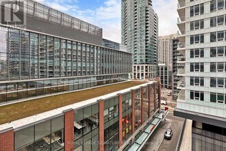 17 Bathurst St in Toronto, ON - Building Photo - Building Photo