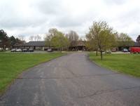 Glenwood in Fowlerville, MI - Foto de edificio - Building Photo