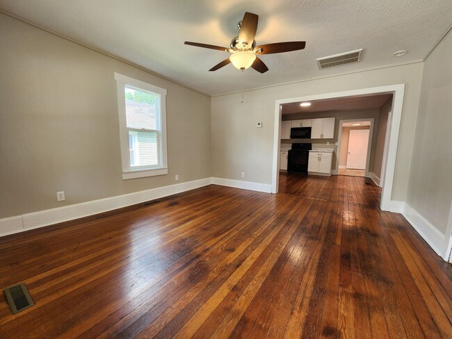 property at 1210 W Mt Vernon St