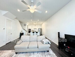 9927 Tolbert St in Irving, TX - Building Photo - Building Photo