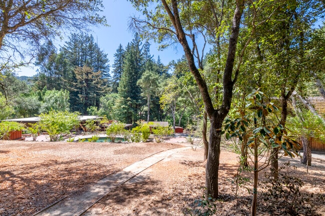 1200 Mountain Home Rd in Woodside, CA - Building Photo - Building Photo