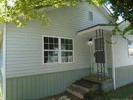 100 Spring Ave in Spring Lake, NC - Building Photo