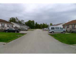 9-16 Magnolia Dr in Stanton, KY - Foto de edificio