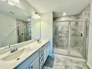 107 Hunston Dr. in Holly Springs, NC - Building Photo - Building Photo