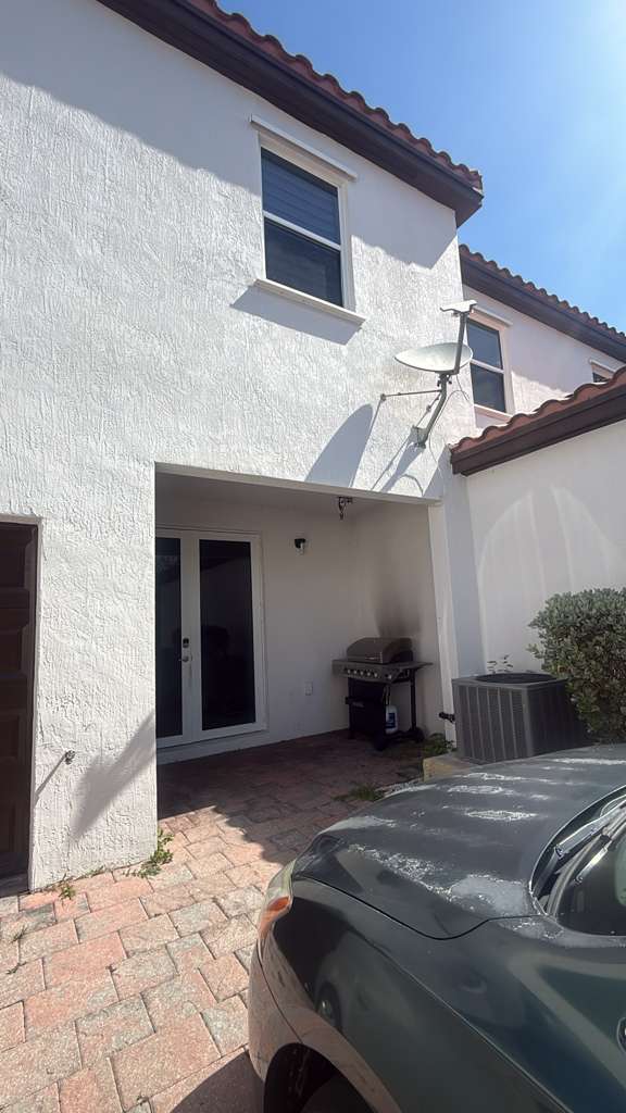 property at 17138 SW 93rd St