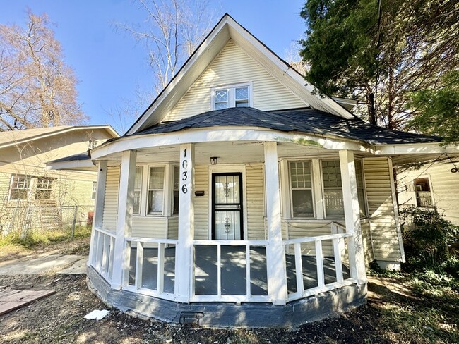 1036 Oakview St in Memphis, TN - Foto de edificio - Building Photo