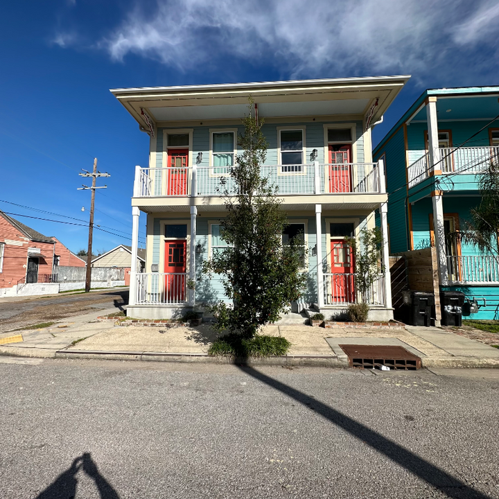 1387 St Anthony St in New Orleans, LA - Building Photo