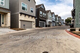 5843 Whitby Rd in San Antonio, TX - Building Photo - Building Photo
