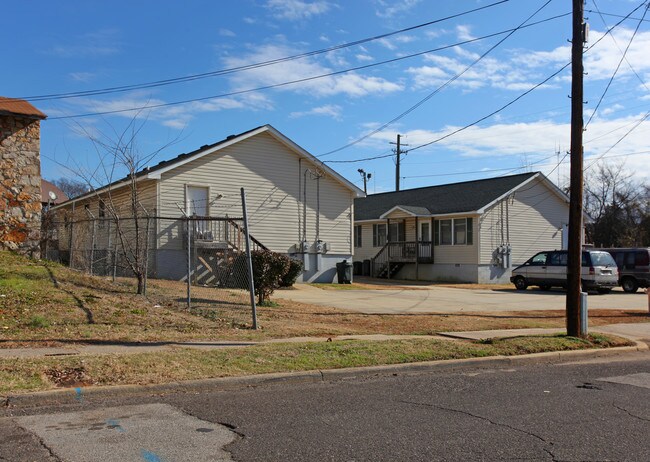 609-615 Center Way S in Birmingham, AL - Foto de edificio - Building Photo