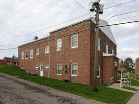 Riverview Homes in West Mifflin, PA - Foto de edificio - Building Photo