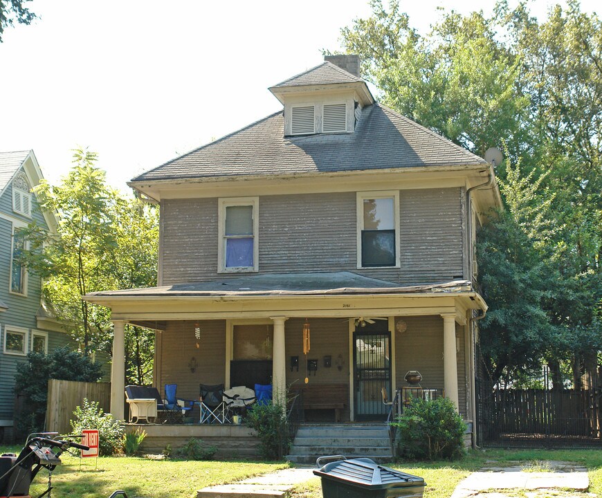 2161 Monroe Ave in Memphis, TN - Foto de edificio
