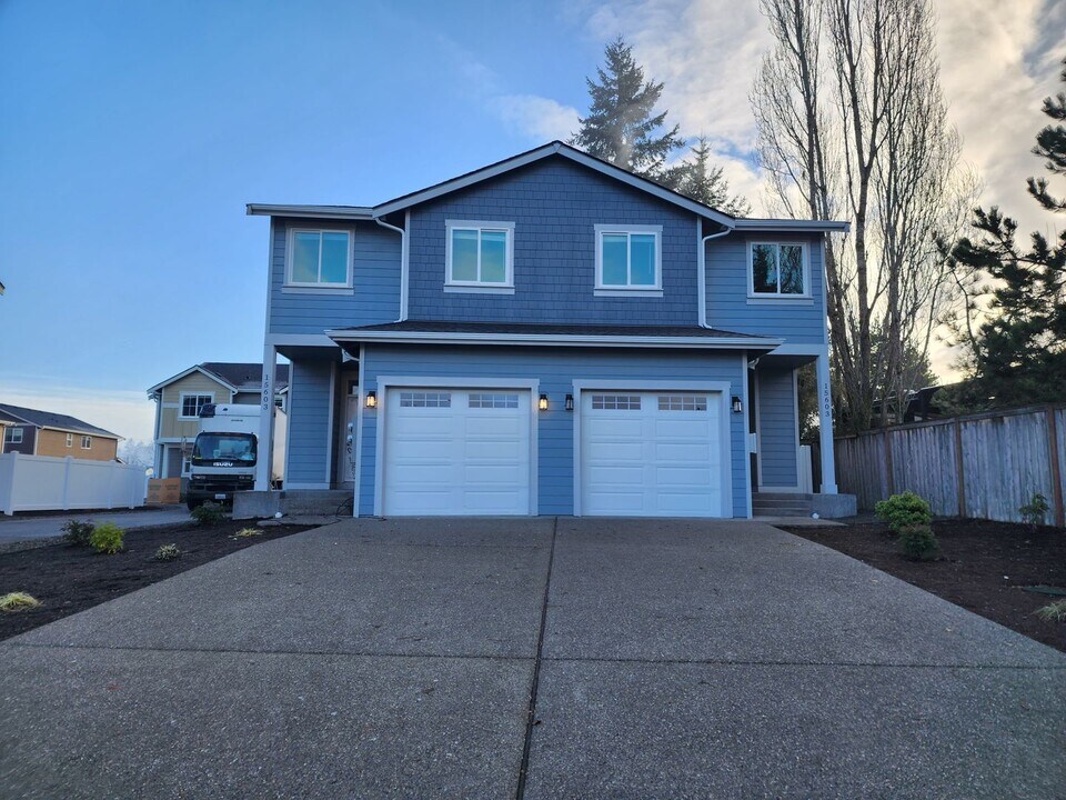 15603 View Dr Ct SE in Yelm, WA - Building Photo