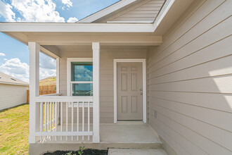 13428 Homestead Wy in San Antonio, TX - Building Photo - Building Photo