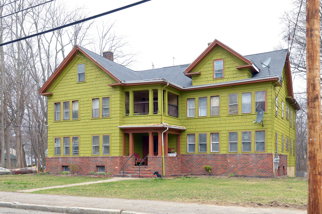 263 W Elm St in Brockton, MA - Building Photo