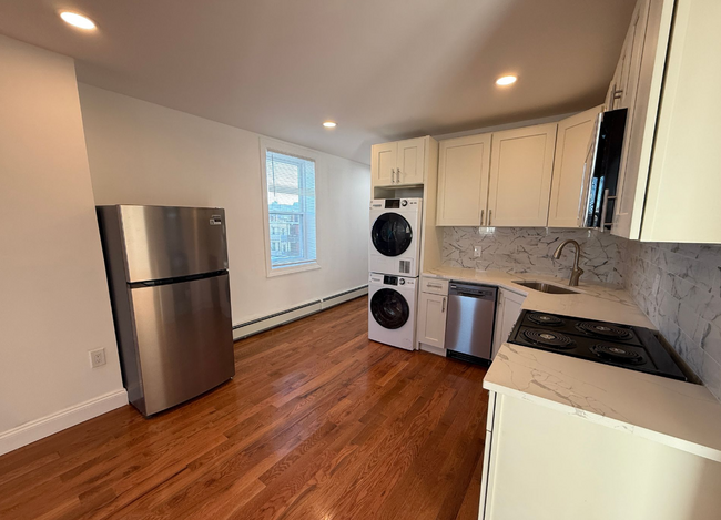 114 Orleans St, Unit 2 BED EAST BOSTON in Boston, MA - Building Photo - Building Photo