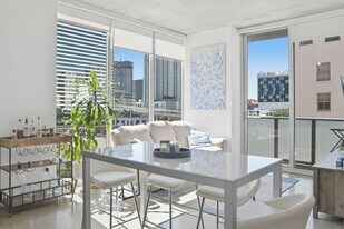 151 SE 1st St, Unit 411 in Miami, FL - Building Photo