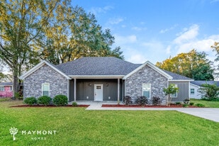 130 Lewis Rd in Deatsville, AL - Building Photo