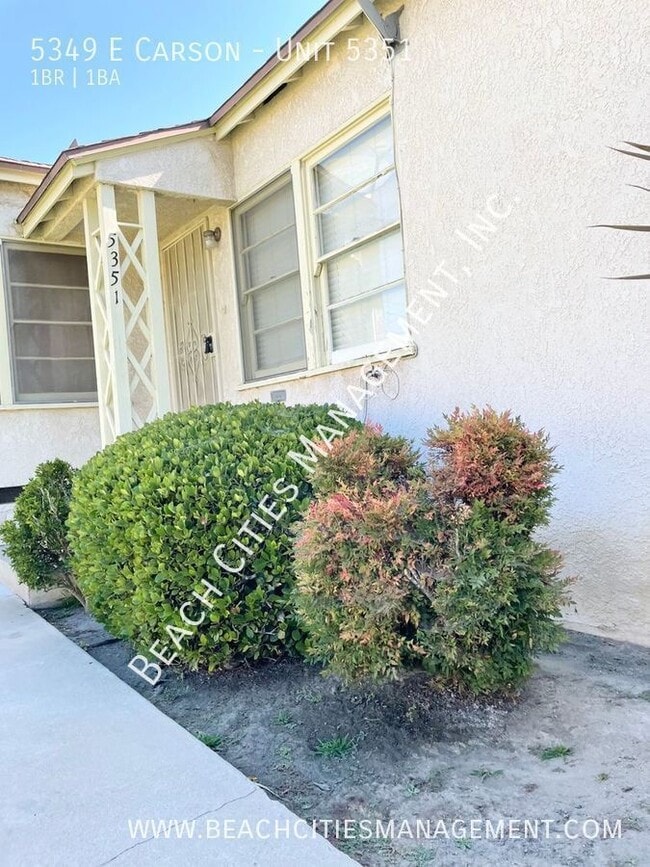 5349 E Carson St in Long Beach, CA - Building Photo - Building Photo