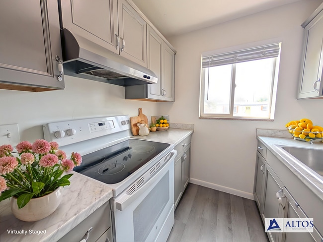property at 4442-4444 N Elizabeth St