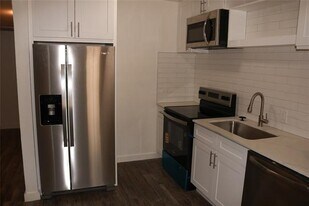 312 Hickerson St in Cedar Hill, TX - Building Photo
