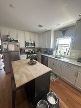 593 Cabot St, Unit C in Beverly, MA - Foto de edificio - Building Photo