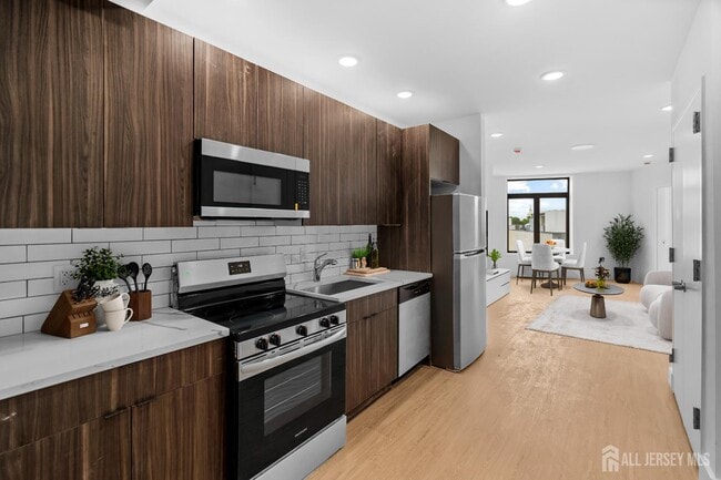 50 Easton Ave in New Brunswick, NJ - Building Photo - Building Photo