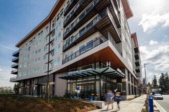 Heron Flats & Lofts in Redmond, WA - Foto de edificio - Building Photo