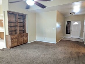 5026 La Pinta Maria Dr in Bakersfield, CA - Building Photo - Building Photo