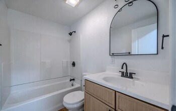 526 Wilmore Rd in Lake Ozark, MO - Building Photo - Building Photo