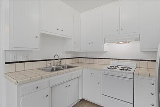 1003 11th St in Manhattan Beach, CA - Building Photo - Building Photo