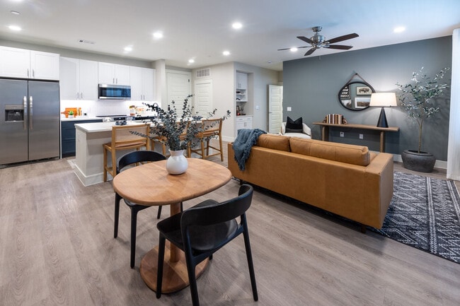 Davy in Stafford, TX - Foto de edificio - Building Photo