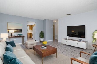 3221 Pershing St in Kissimmee, FL - Foto de edificio - Building Photo
