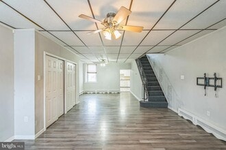 4658 Mansion St in Philadelphia, PA - Foto de edificio - Building Photo