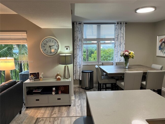 1625 SE 10th Ave in Fort Lauderdale, FL - Building Photo - Building Photo