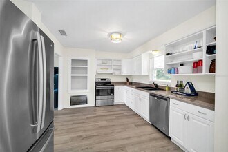 5 SE Ocale Way in Summerfield, FL - Building Photo - Building Photo