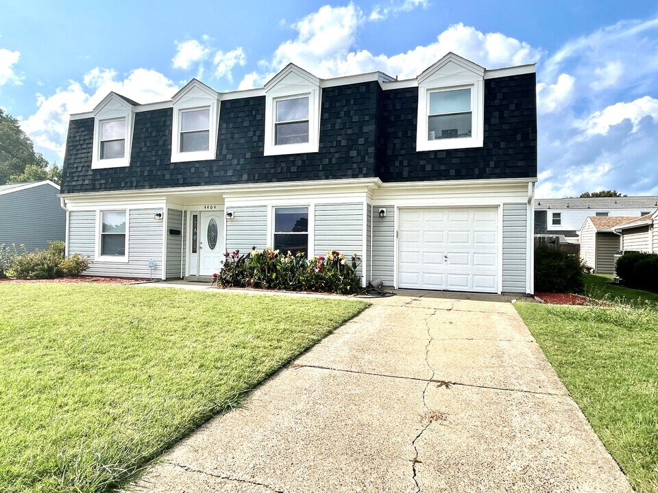 4404 Chelsea St in Virginia Beach, VA - Building Photo