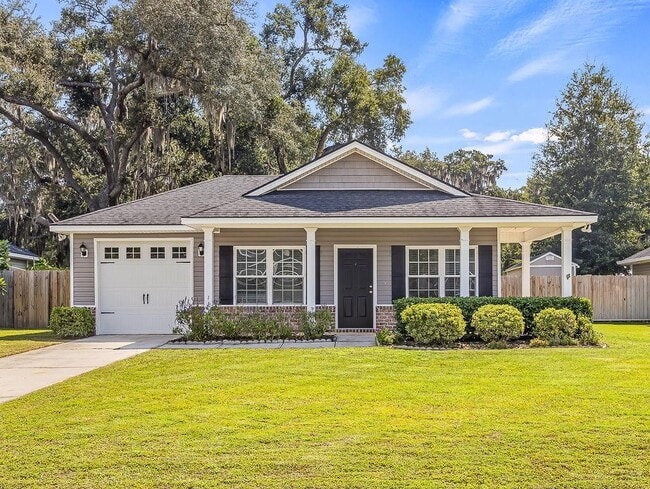 288 Bridgewater Ln in Darien, GA - Foto de edificio - Building Photo