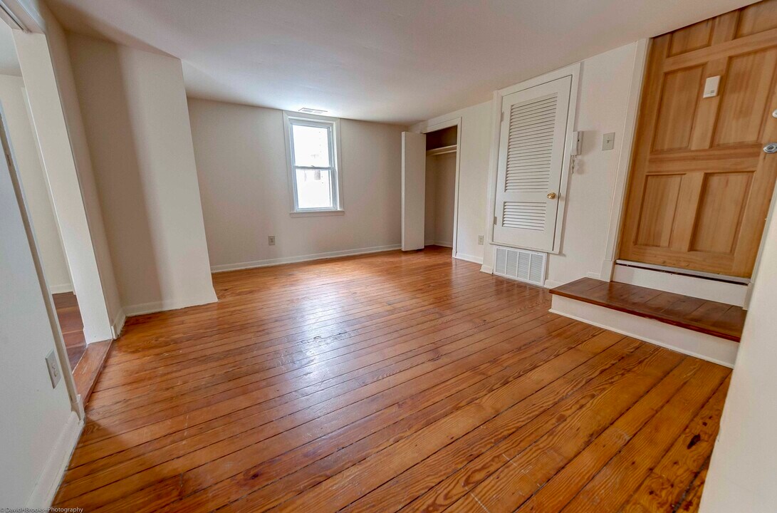 5718 Pimlico Rd in Baltimore, MD - Building Photo
