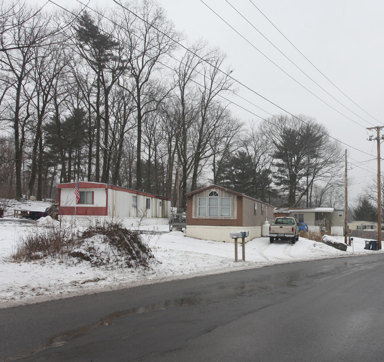 17 Katrine Ln in Lake Katrine, NY - Building Photo