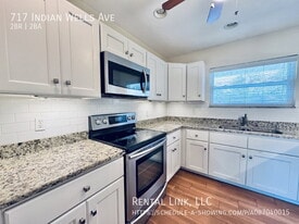 717 Indian Wells Ave in Sun City Center, FL - Building Photo