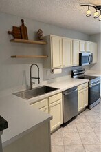 10389 Brookwood Bluff Rd N in Jacksonville, FL - Foto de edificio - Building Photo